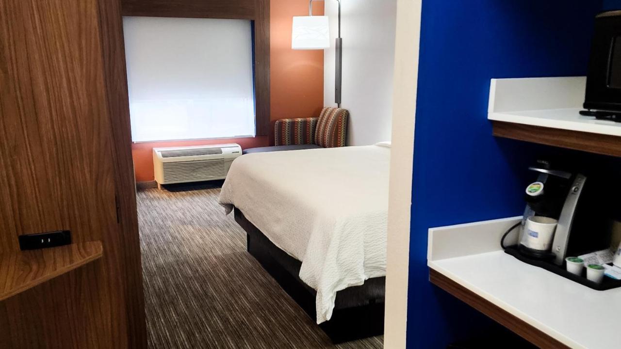 Holiday Inn Express Hotel & Suites Chicago South Lansing By Ihg Exterior foto