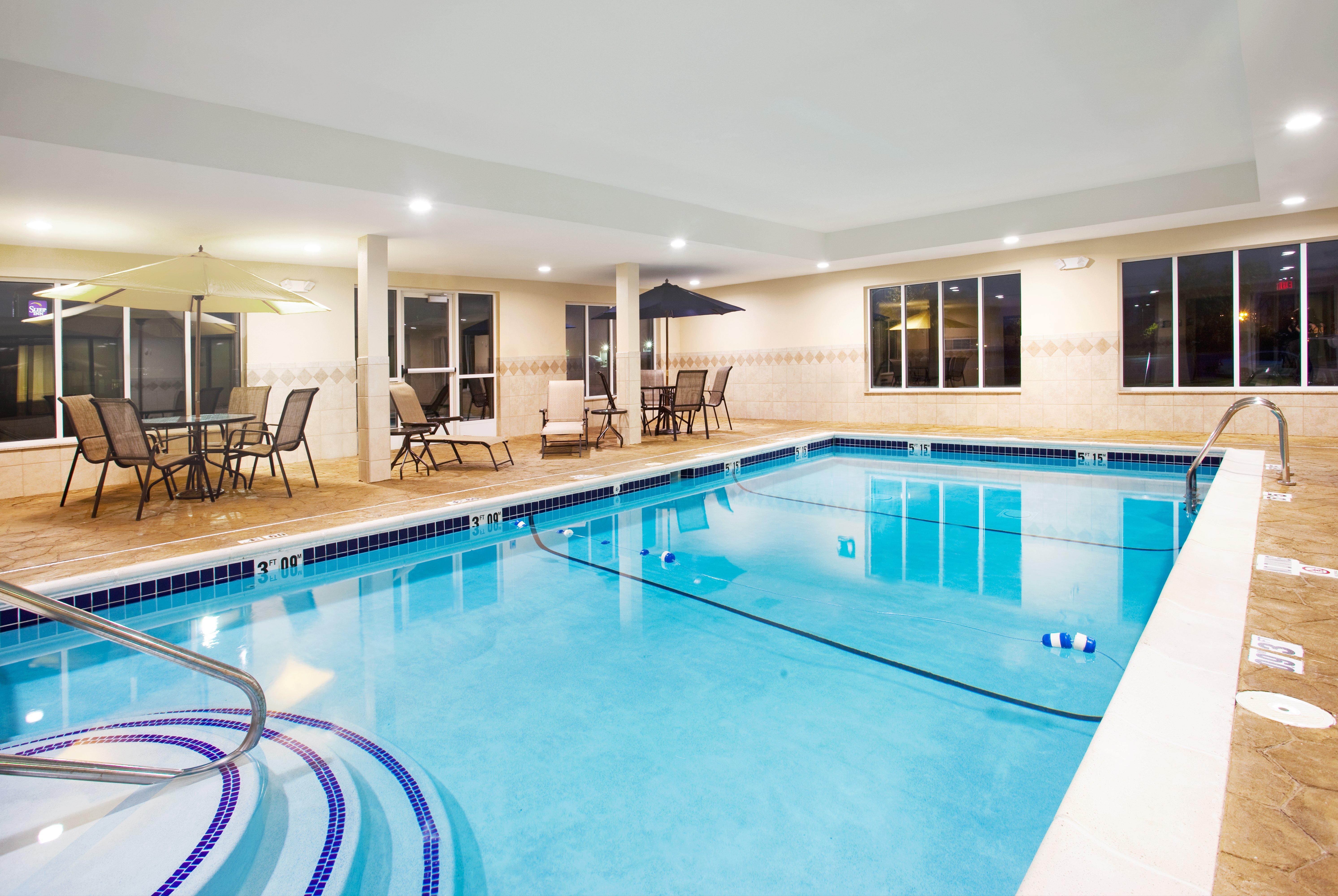 Holiday Inn Express Hotel & Suites Chicago South Lansing By Ihg Exterior foto