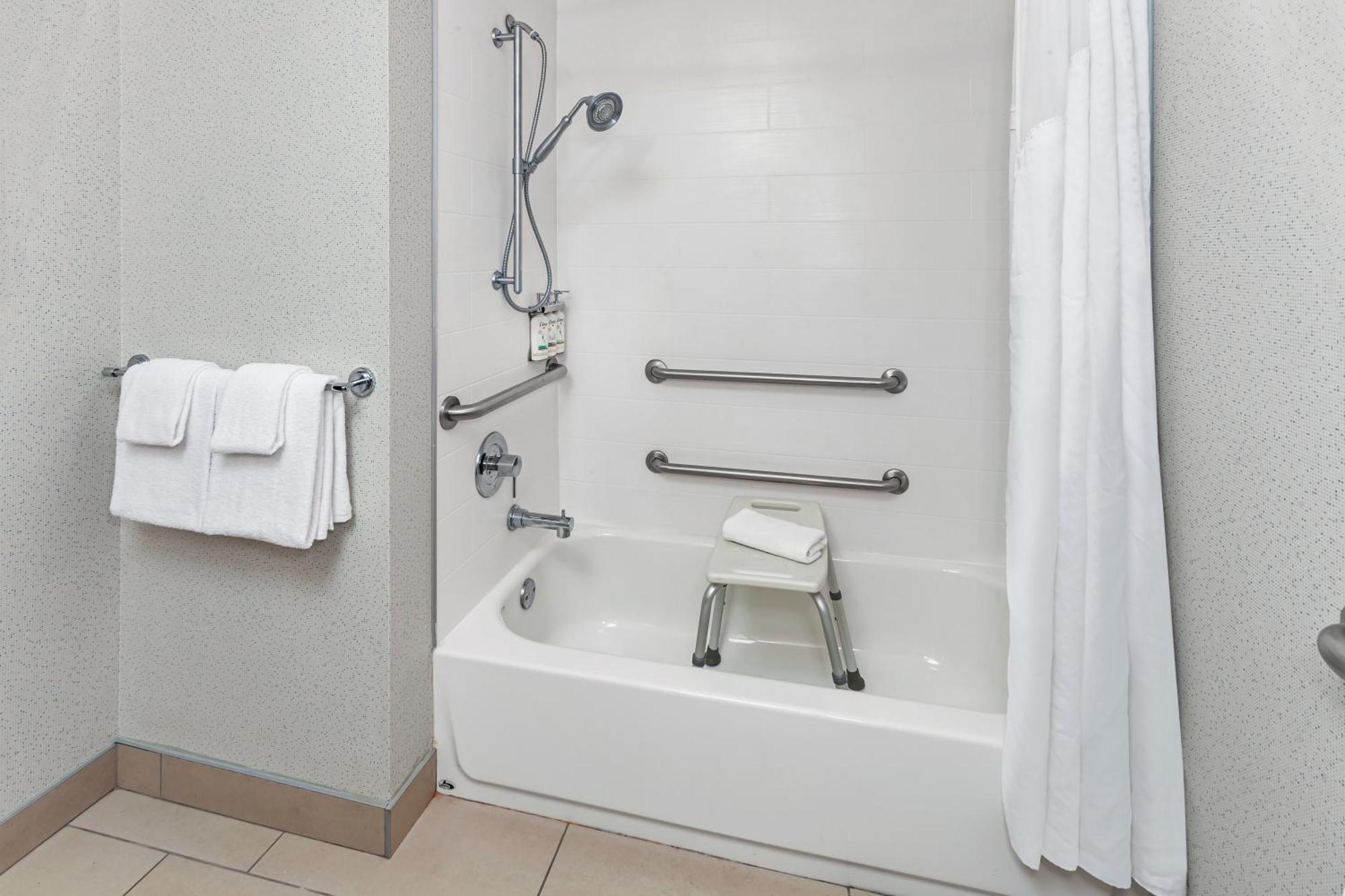 Holiday Inn Express Hotel & Suites Chicago South Lansing By Ihg Exterior foto
