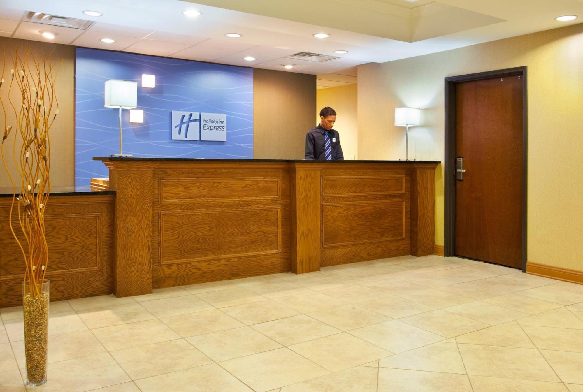 Holiday Inn Express Hotel & Suites Chicago South Lansing By Ihg Exterior foto